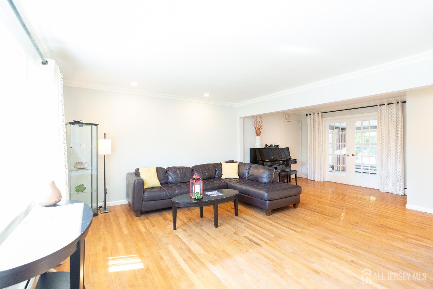 67 Thomas Place Edison NJ 08837