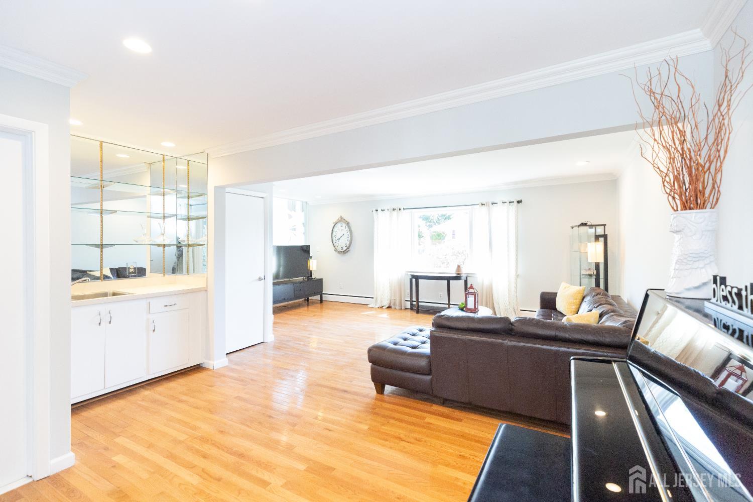 67 Thomas Place Edison NJ 08837