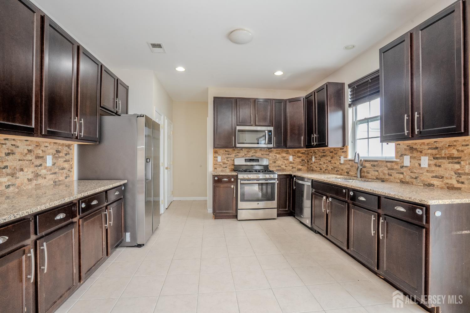 3 Maxwell Road Monroe NJ 08831