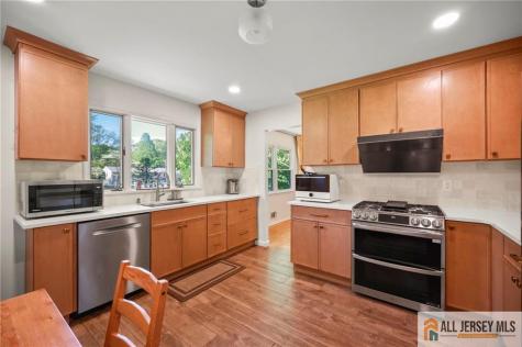15 Kings Road East Brunswick NJ 08816