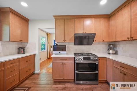 15 Kings Road East Brunswick NJ 08816