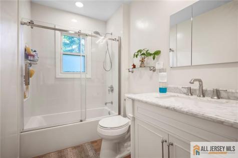 15 Kings Road East Brunswick NJ 08816