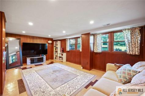 15 Kings Road East Brunswick NJ 08816