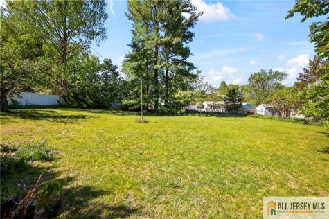 15 Kings Road East Brunswick NJ 08816