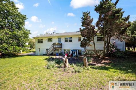 15 Kings Road East Brunswick NJ 08816