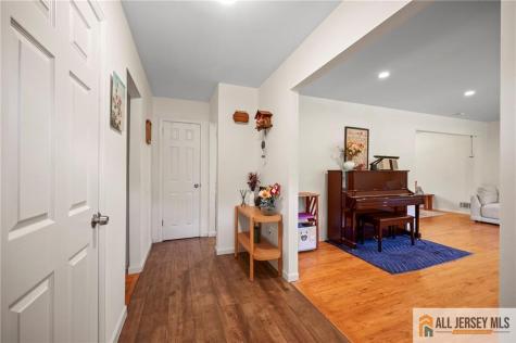 15 Kings Road East Brunswick NJ 08816