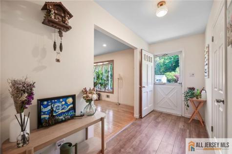 15 Kings Road East Brunswick NJ 08816
