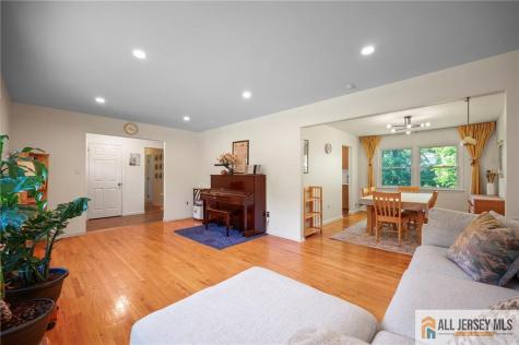 15 Kings Road East Brunswick NJ 08816