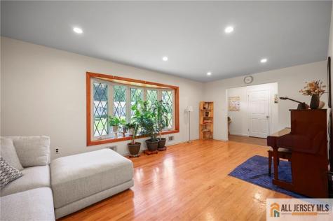 15 Kings Road East Brunswick NJ 08816