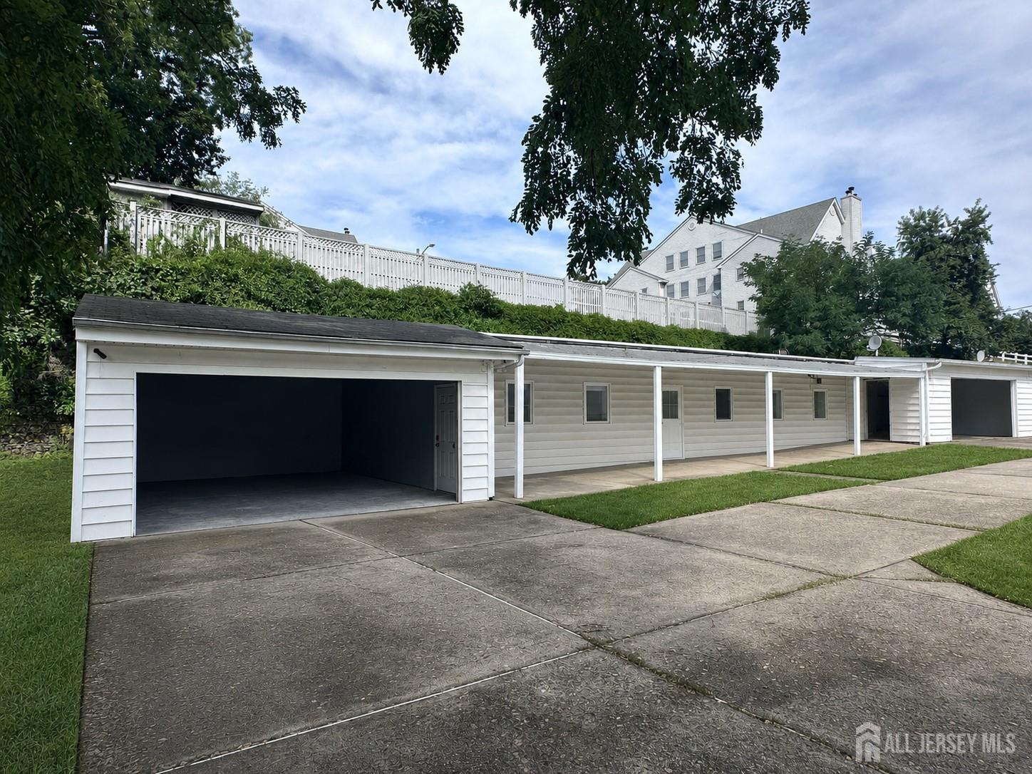 60 Mountain Ave Street Paterson NJ 07501