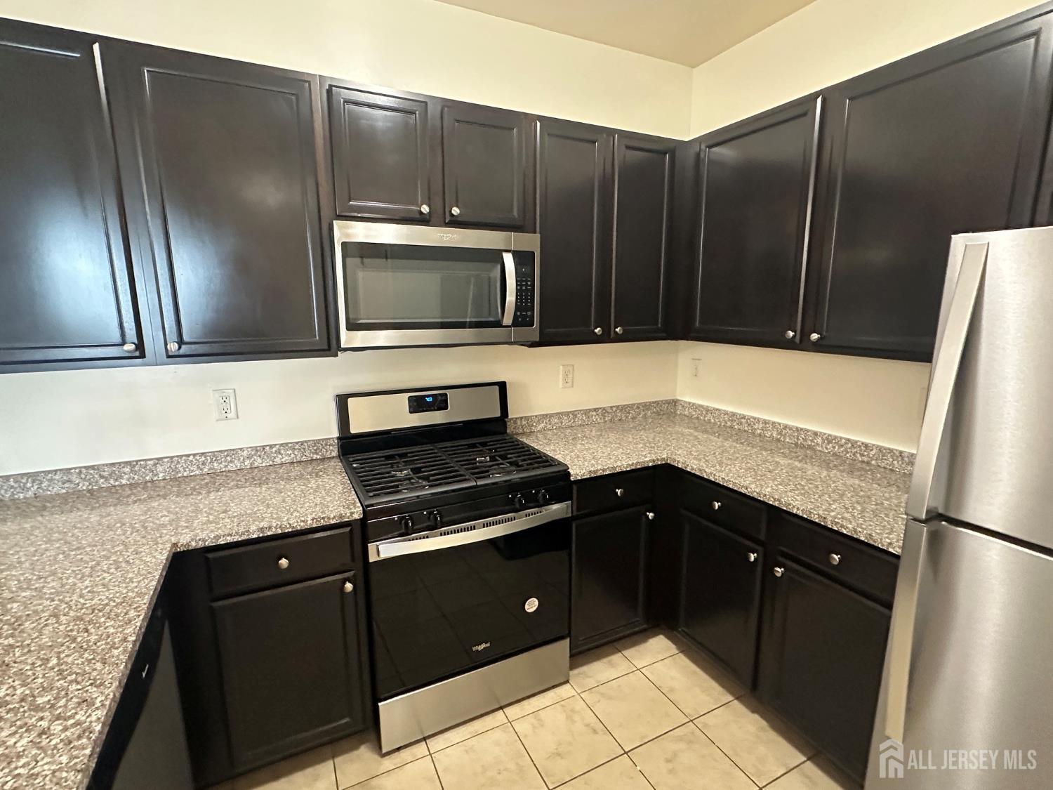 31-B Roosevelt Avenue Carteret NJ 07008