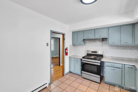 287 E Smith Street E Woodbridge Proper NJ 07095