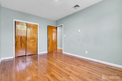 287 E Smith Street E Woodbridge Proper NJ 07095