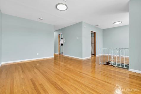 287 E Smith Street E Woodbridge Proper NJ 07095