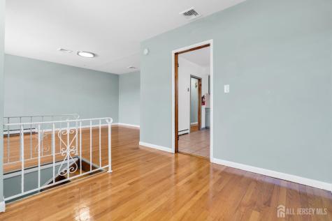 287 E Smith Street E Woodbridge Proper NJ 07095