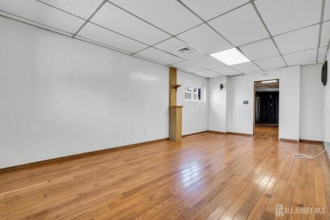 287 E Smith Street E Woodbridge Proper NJ 07095