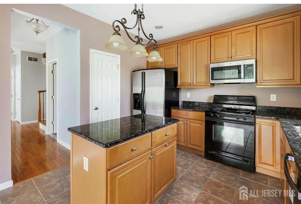 50 Wlodarczyk Place Sayreville NJ 08859