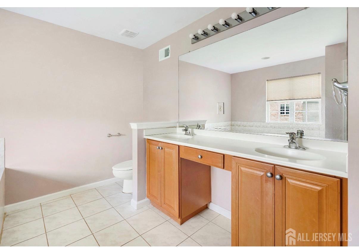 50 Wlodarczyk Place Parlin NJ 08859