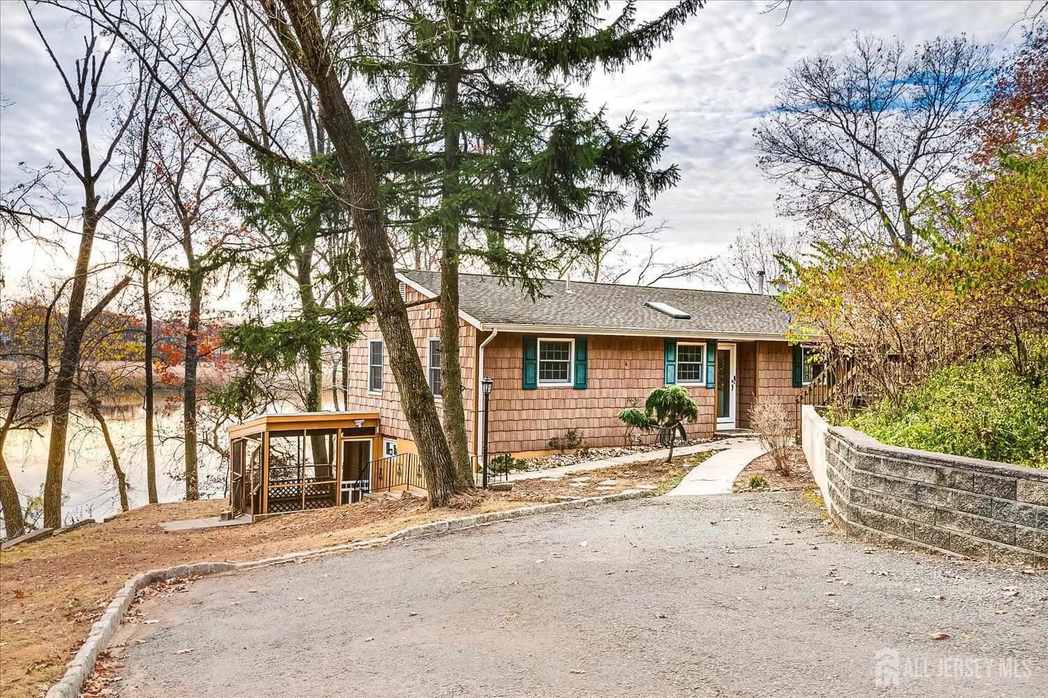 23 Cardownie Street Edison NJ 08817