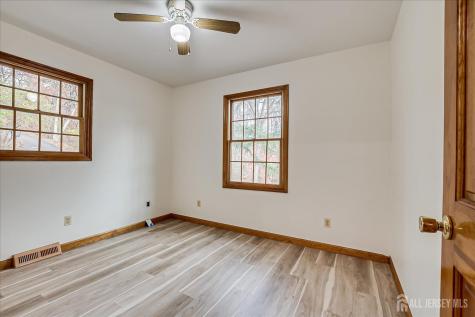 23 Cardownie Street Edison NJ 08817
