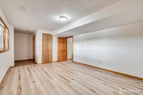 23 Cardownie Street Edison NJ 08817