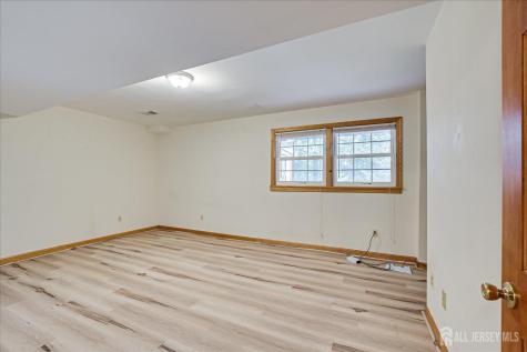 23 Cardownie Street Edison NJ 08817