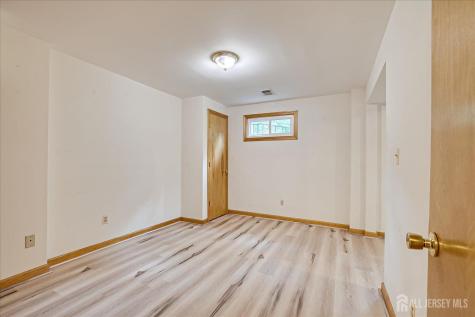 23 Cardownie Street Edison NJ 08817