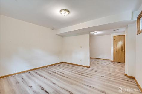 23 Cardownie Street Edison NJ 08817