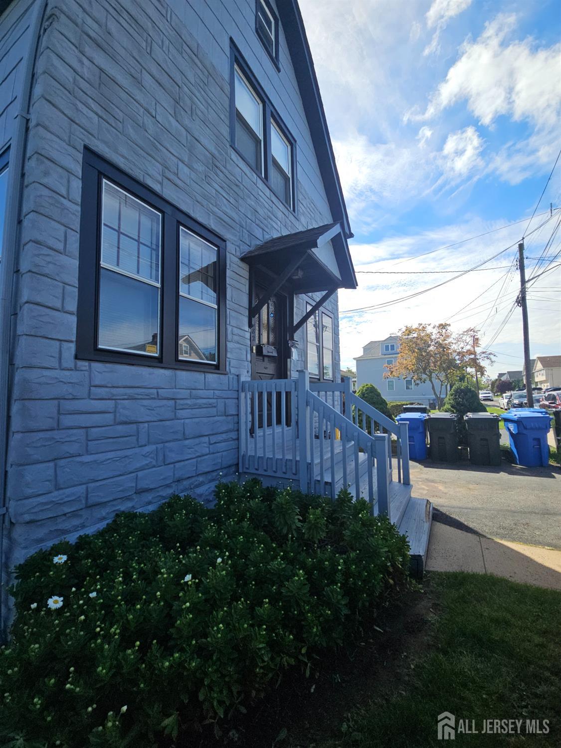 582 Mereline Avenue Avenel NJ 07001