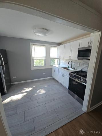582 Mereline Avenue Avenel NJ 07001