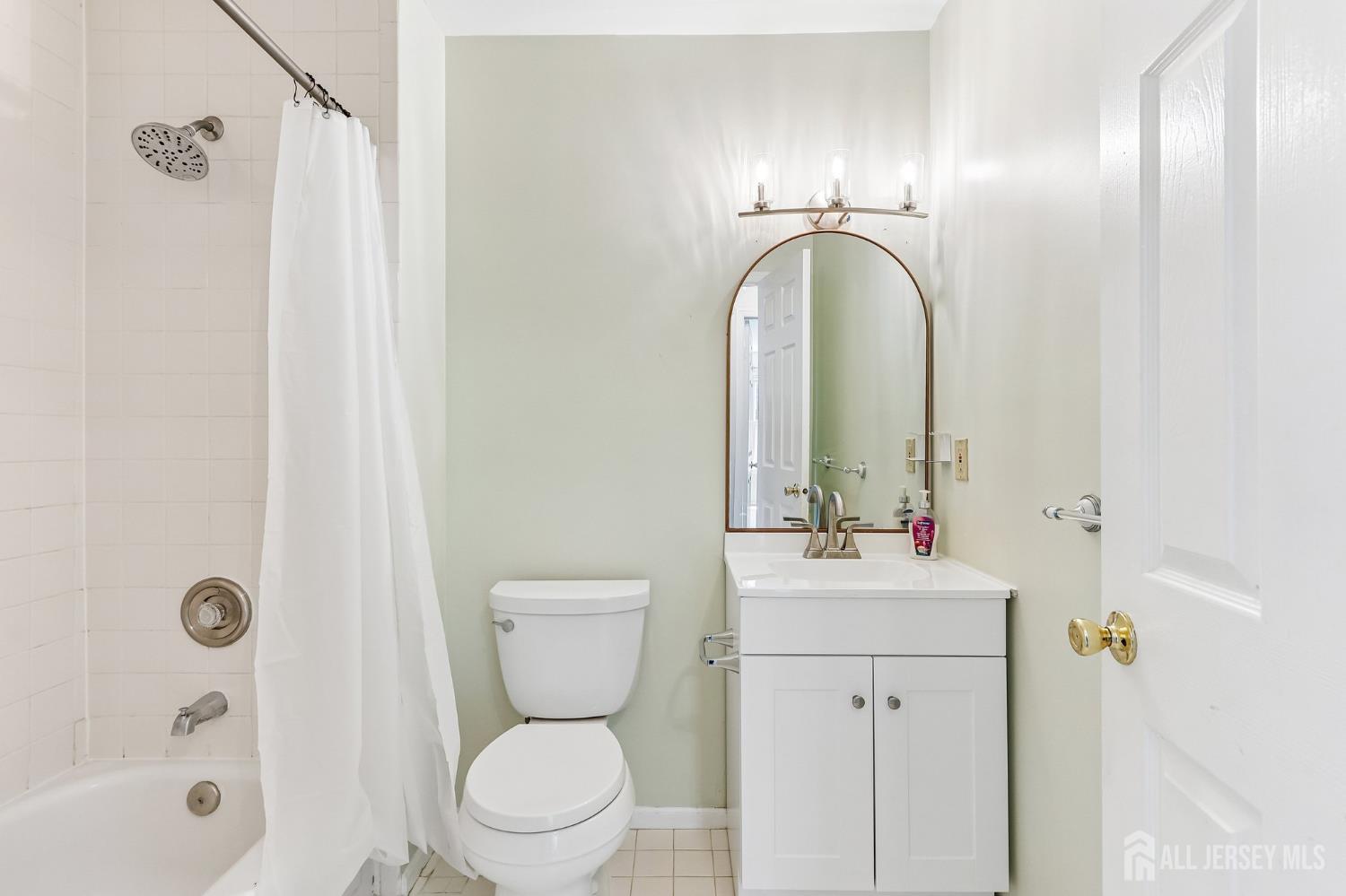 4 Chelsea Drive Piscataway NJ 08854