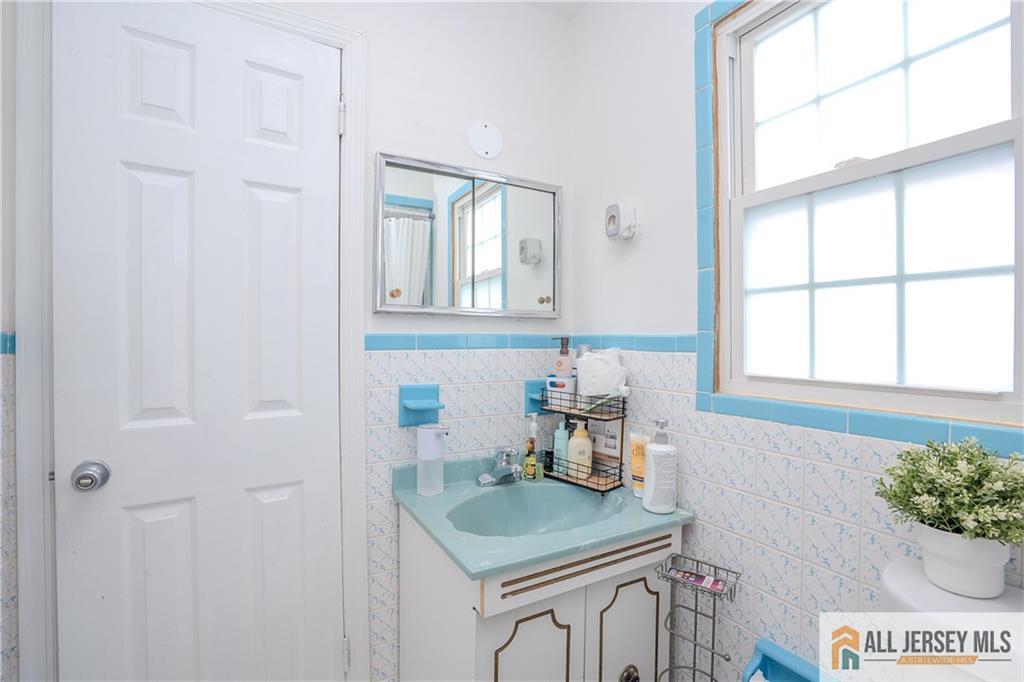 21 Pennington Avenue Colonia NJ 07067