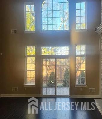 47 Abbey Road Tinton Falls NJ 07753
