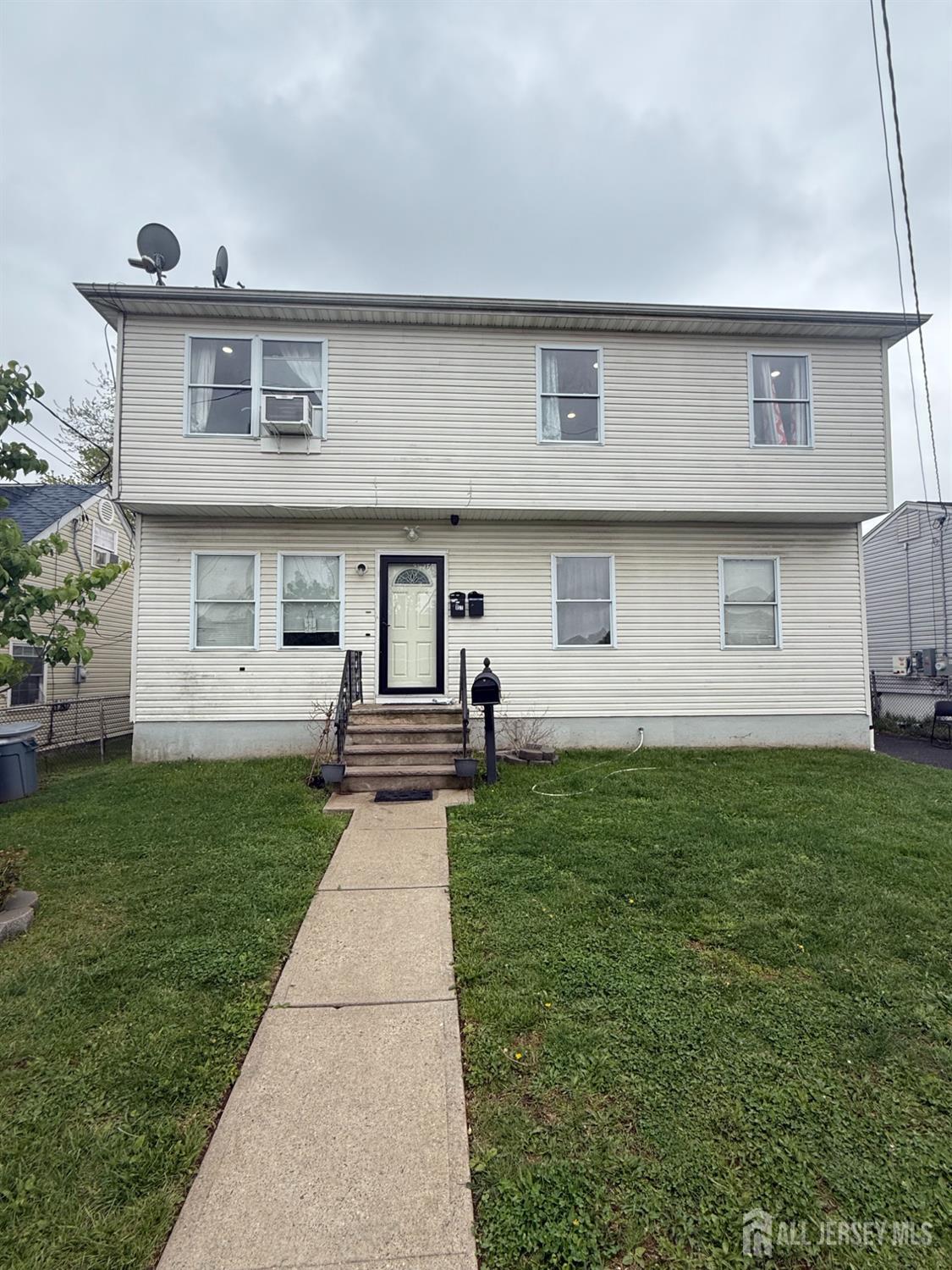 17 Spruce Street Carteret NJ 07008