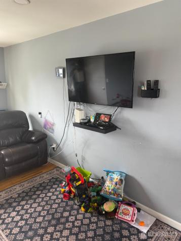 17 Spruce Street Carteret NJ 07008
