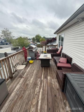 17 Spruce Street Carteret NJ 07008