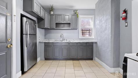 126 N 14th Street East Orange NJ 07017