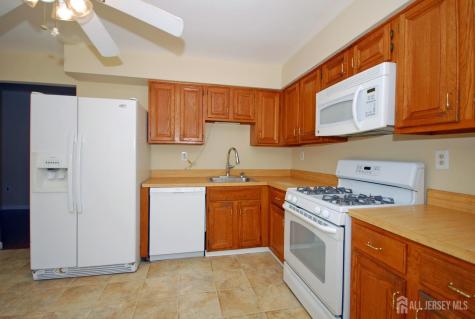21 Rosewood Court Sayreville NJ 08872