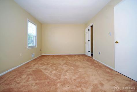 21 Rosewood Court Sayreville NJ 08872