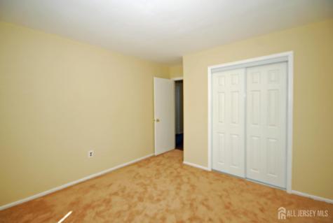 21 Rosewood Court Sayreville NJ 08872