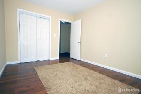 21 Rosewood Court Sayreville NJ 08872