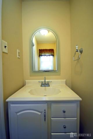 21 Rosewood Court Sayreville NJ 08872