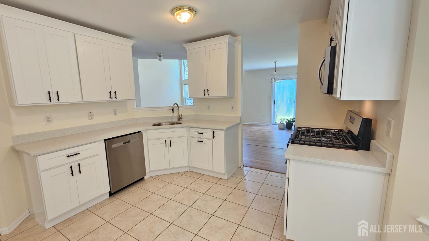 405 Cobblestone Court South Brunswick NJ 08852
