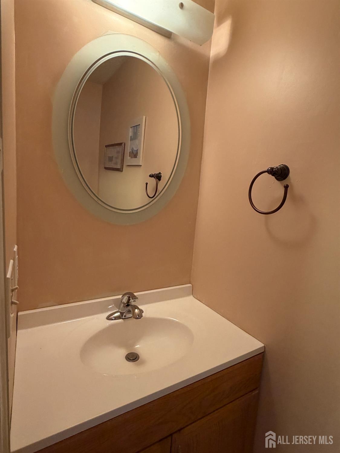 41 Lehavre Court Hamilton NJ 08619
