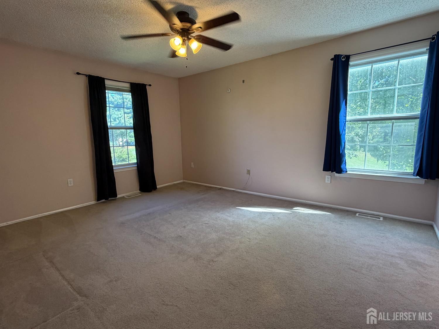41 Lehavre Court Hamilton NJ 08619