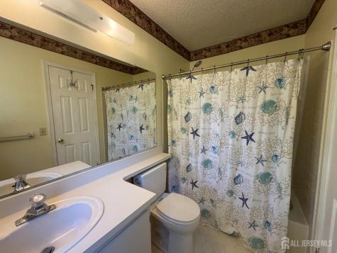 41 Lehavre Court Hamilton NJ 08619