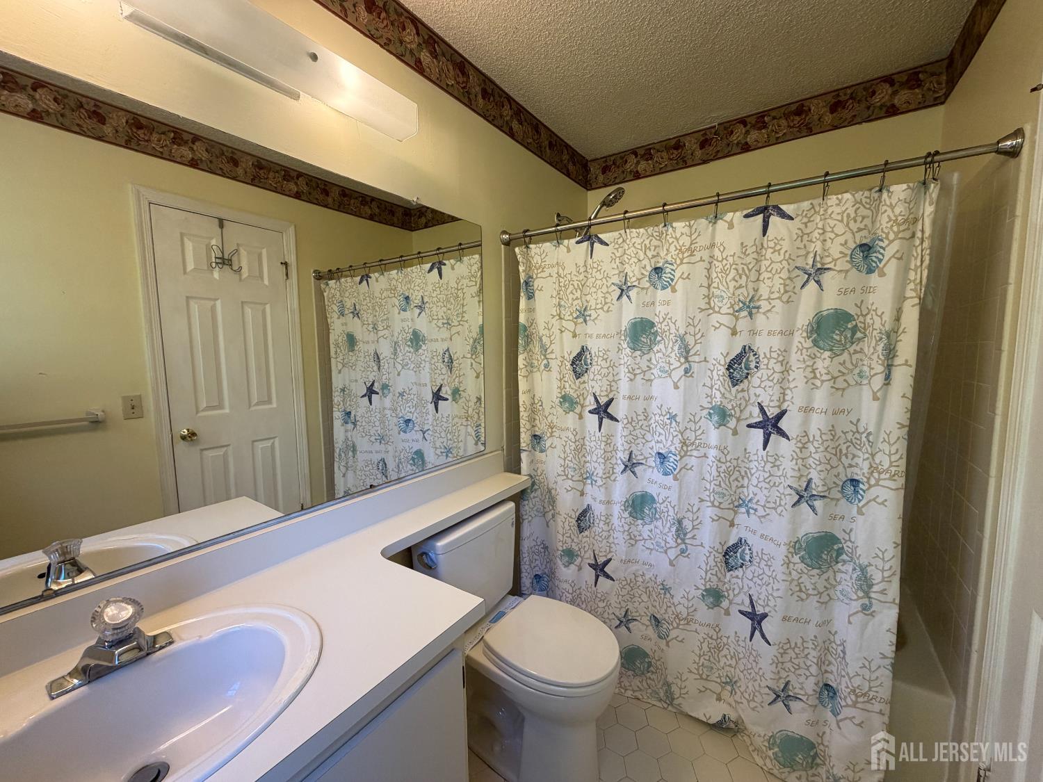41 Lehavre Court Hamilton NJ 08619