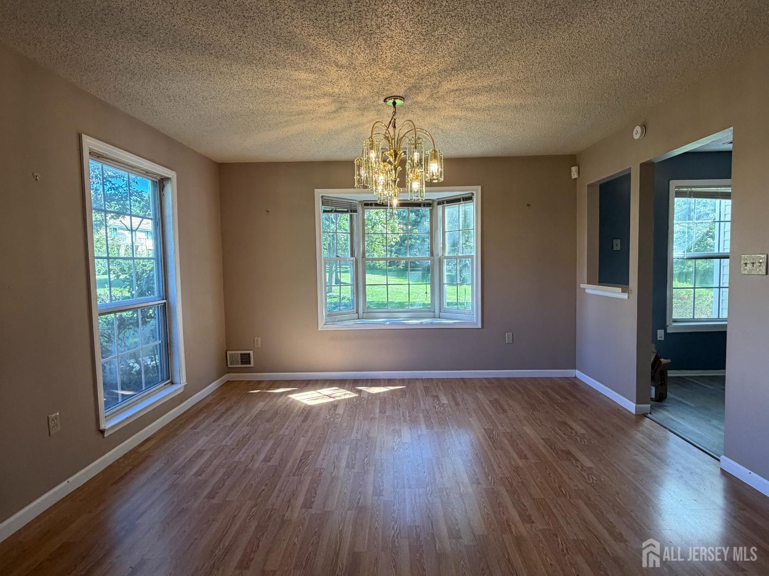 41 Lehavre Court Hamilton NJ 08619