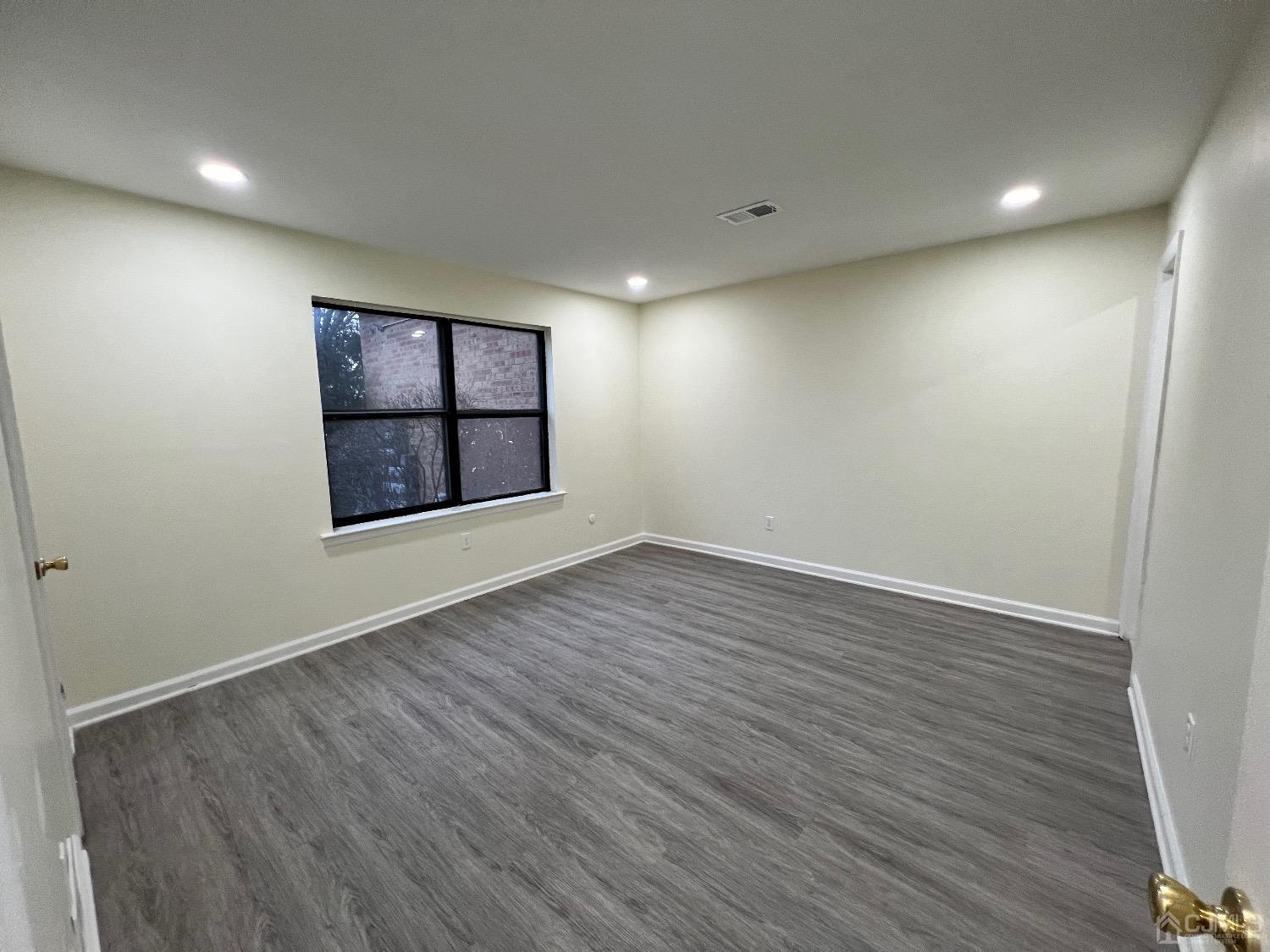 1103 N Oaks Boulevard North Brunswick NJ 08902