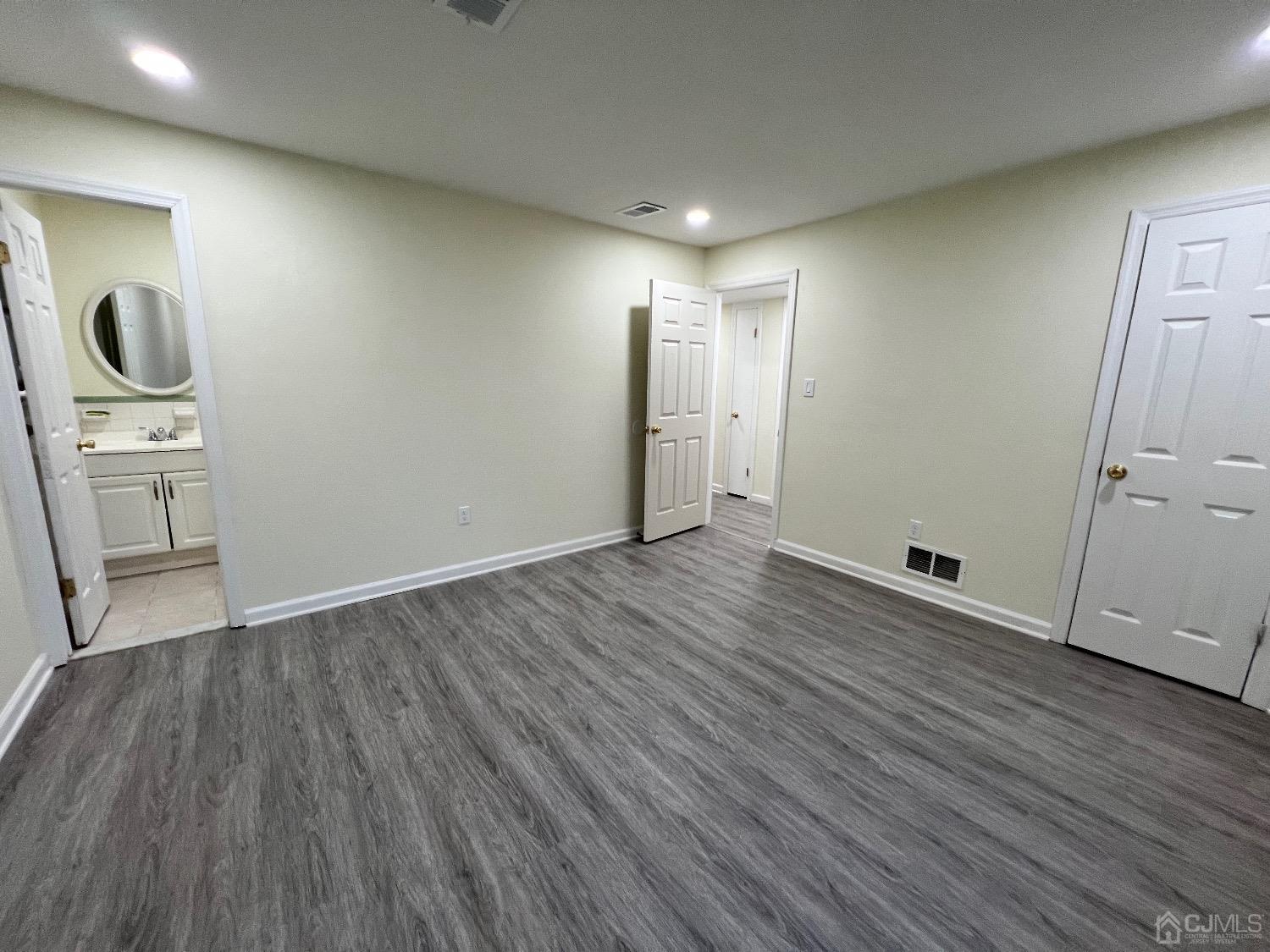 1103 N Oaks Boulevard North Brunswick NJ 08902